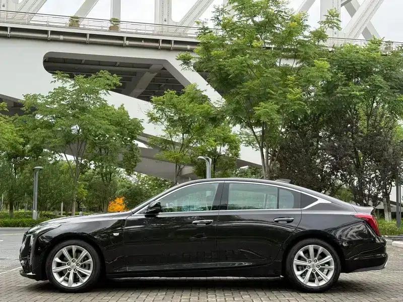2024 Cadillac CT5 28T Luxury Pro — миниатюра 3
