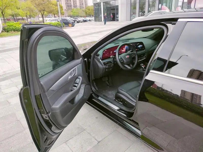 2024 Cadillac CT5 28T Luxury Pro — миниатюра 6