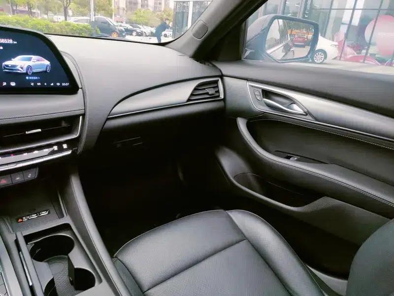 2024 Cadillac CT5 28T Luxury Pro — миниатюра 8