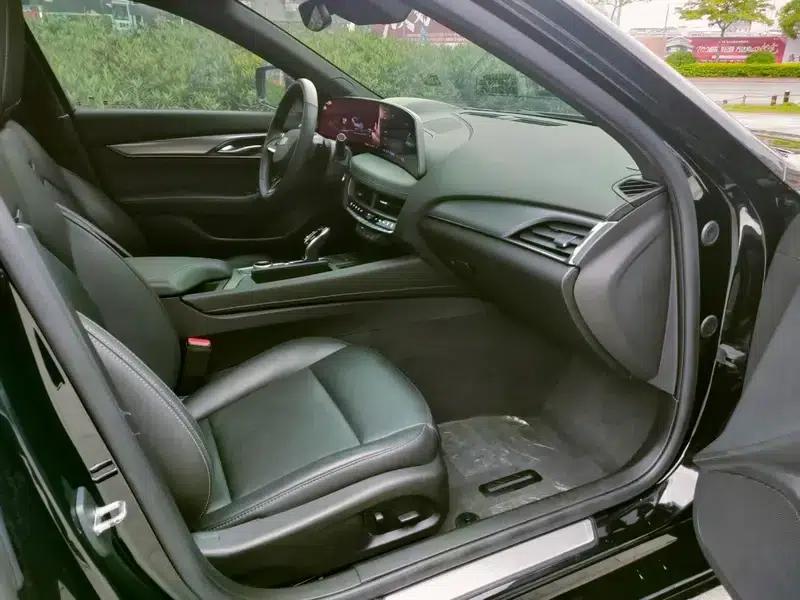 2024 Cadillac CT5 28T Luxury Pro — миниатюра 10