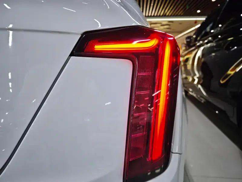 2021 Cadillac CT5 28T Luxury — миниатюра 9