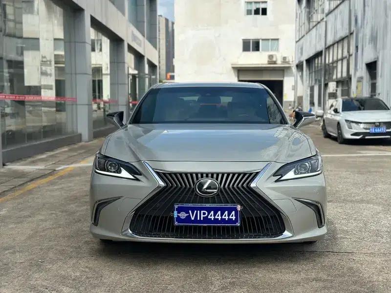 Lexus ES 2018 200 Premium Edition (China VI Emission Standard) — миниатюра 2