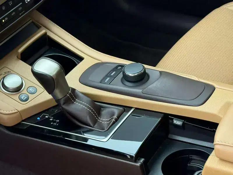 Lexus ES 2015 300h Comfort Edition — миниатюра 13