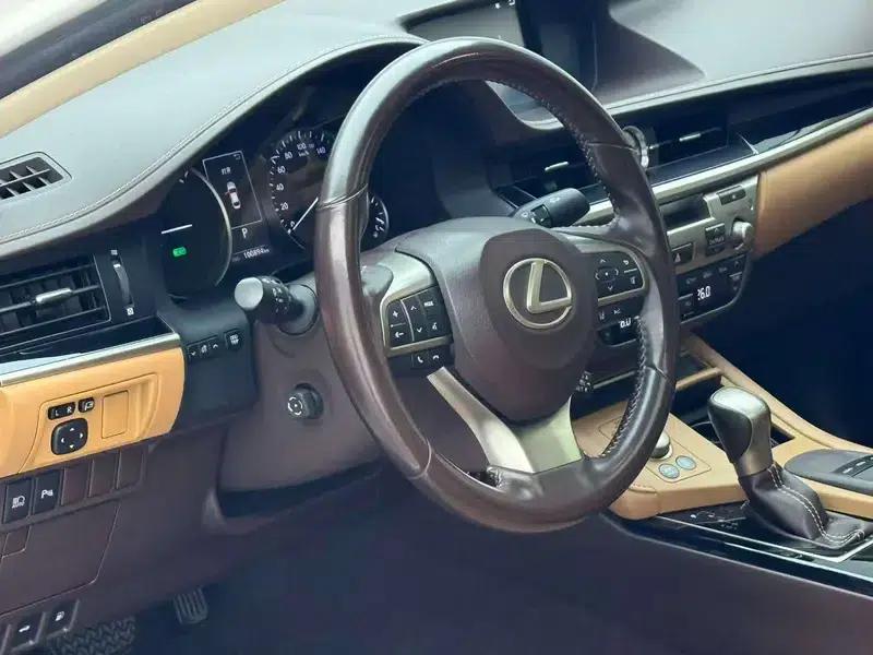 Lexus ES 2015 300h Comfort Edition — миниатюра 14