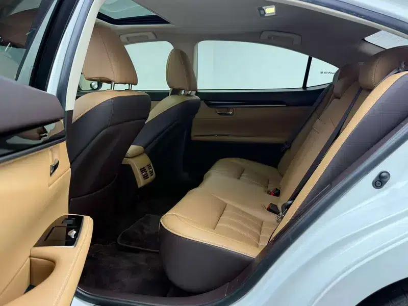 Lexus ES 2015 300h Comfort Edition — миниатюра 16