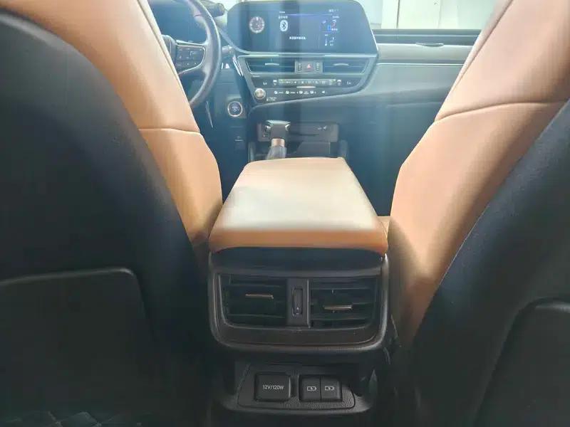 Lexus ES 2021 300h Premium Edition — миниатюра 11
