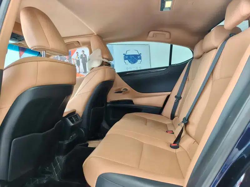 Lexus ES 2021 300h Premium Edition — миниатюра 16