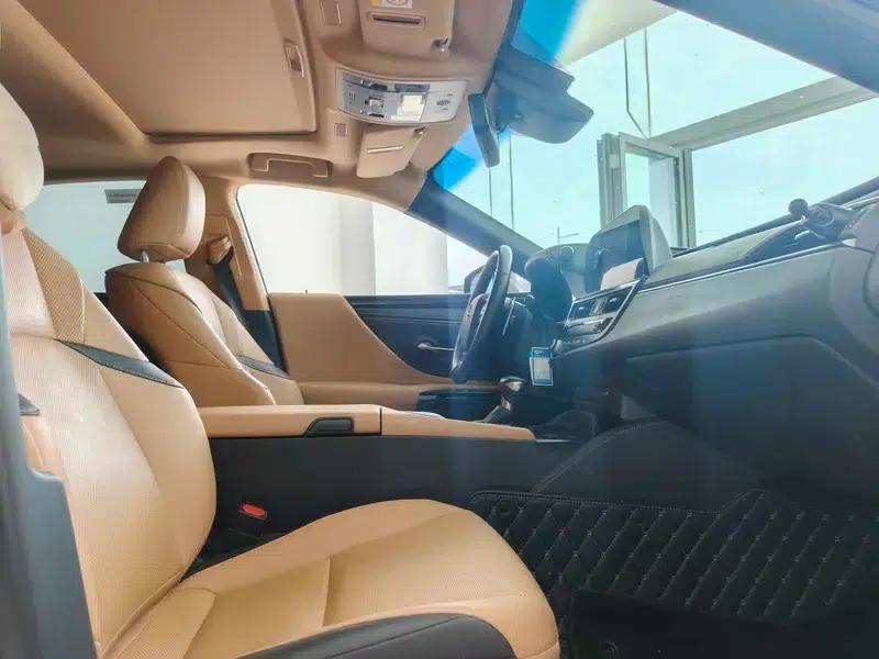 Lexus ES 2021 300h Premium Edition — миниатюра 17