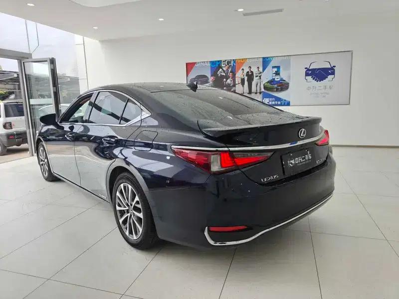 Lexus ES 2021 300h Premium Edition — миниатюра 4