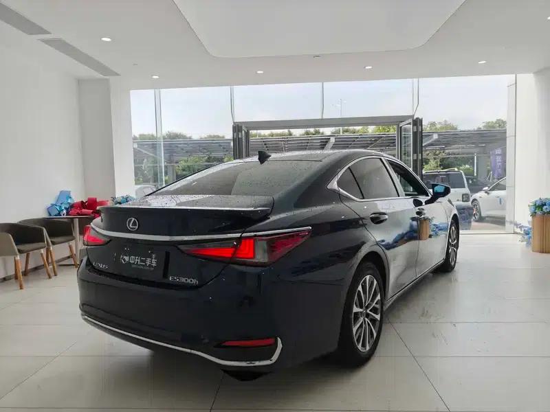 Lexus ES 2021 300h Premium Edition — миниатюра 6