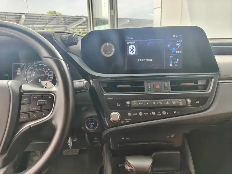 Lexus ES 2021 300h Premium Edition — миниатюра 9
