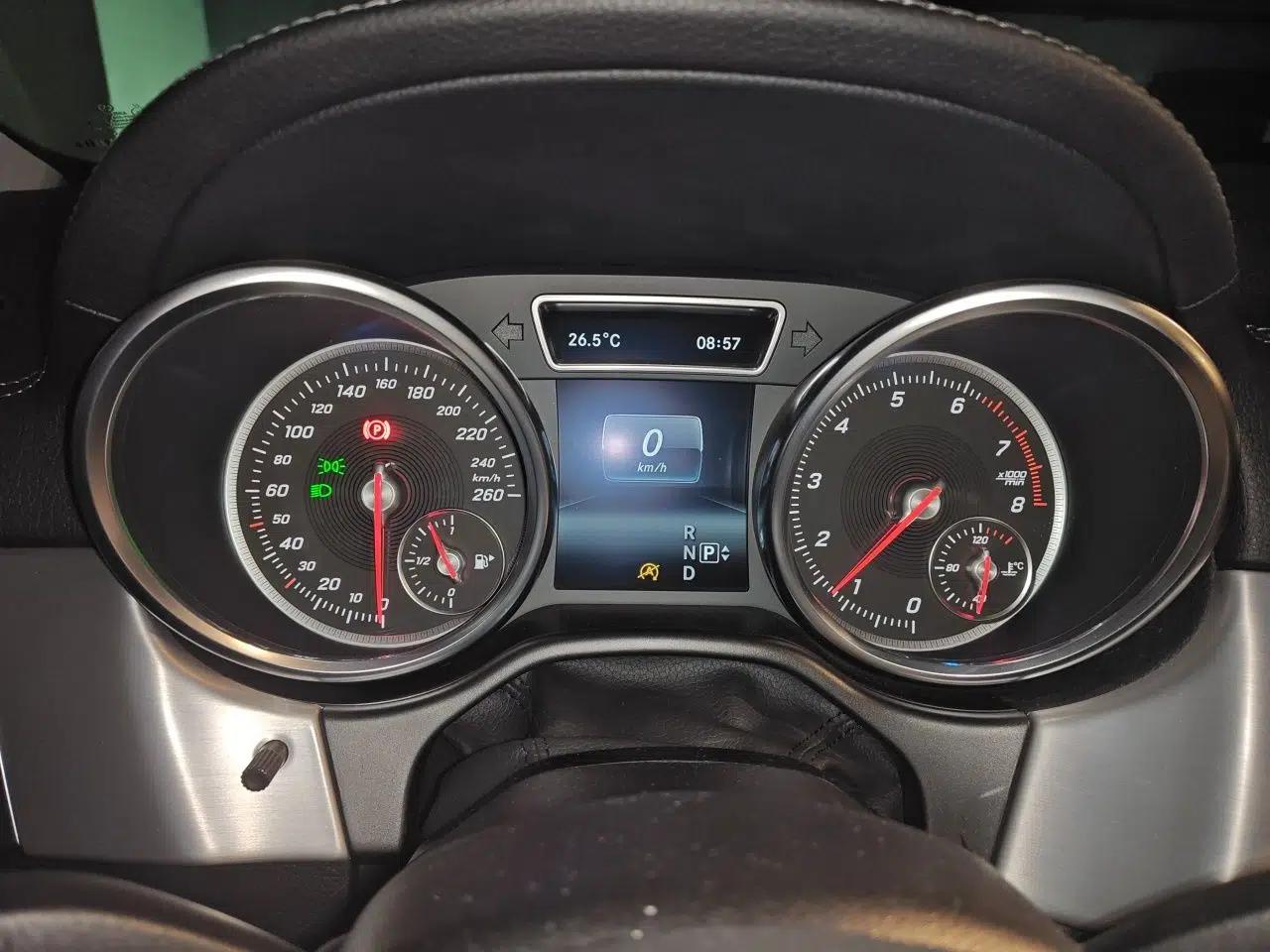 Mercedes-Benz GLE Coupe 2015 GLE 400 4MATIC Coupe SUV — миниатюра 11