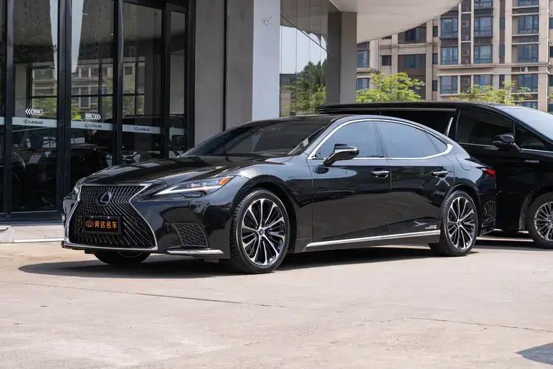 Lexus LS 500h Executive Edition 2021 — миниатюра 1