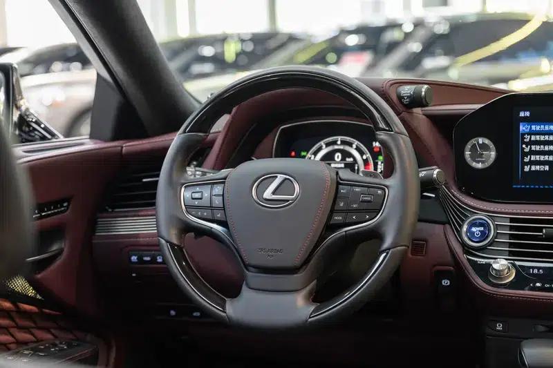 Lexus LS 500h Executive Edition 2021 — миниатюра 18