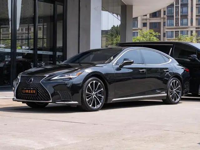 Lexus LS 500h Executive Edition 2021
