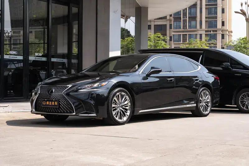 Lexus LS 2018 500h Executive Edition (China V emission standard) — миниатюра 1