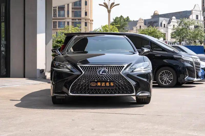 Lexus LS 2018 500h Executive Edition (China V emission standard) — миниатюра 2