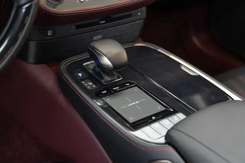 Lexus LS 2018 500h Executive Edition (China V emission standard) — миниатюра 19