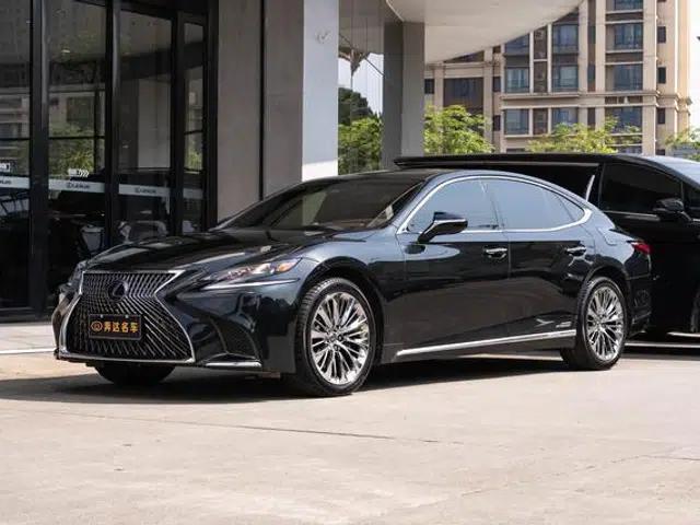Lexus LS 2018 500h Executive Edition (China V emission standard)