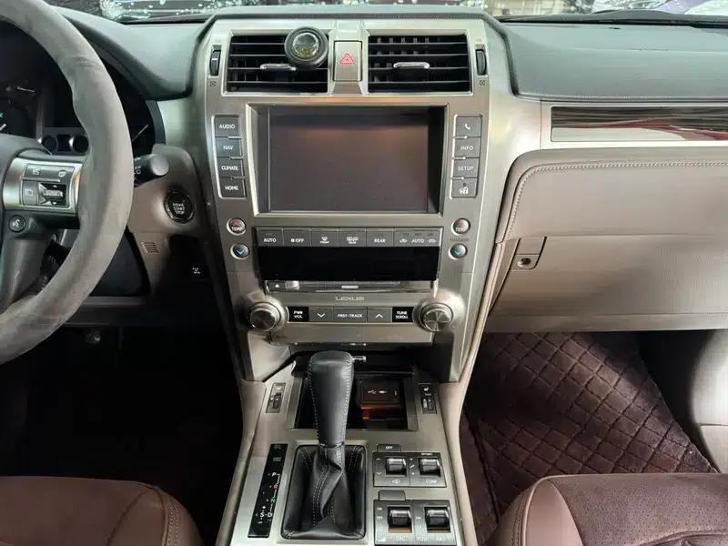2019 Lexus GX 460 (Middle East version) — миниатюра 14