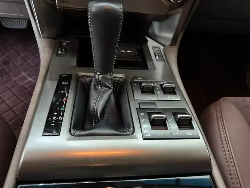 2019 Lexus GX 460 (Middle East version) — миниатюра 17