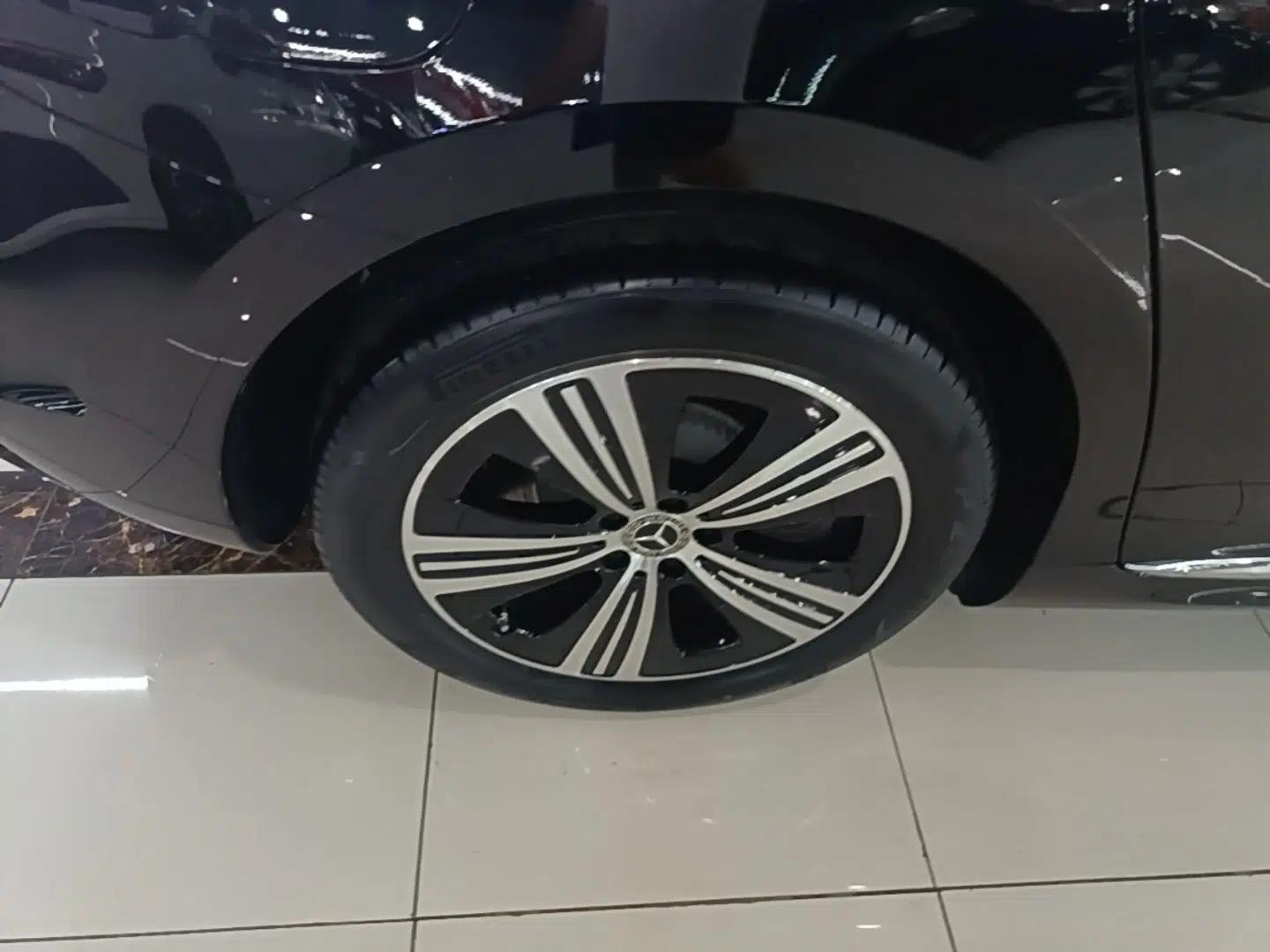 Mercedes-Benz EQE 2025 500 4MATIC Pioneer Edition — миниатюра 11