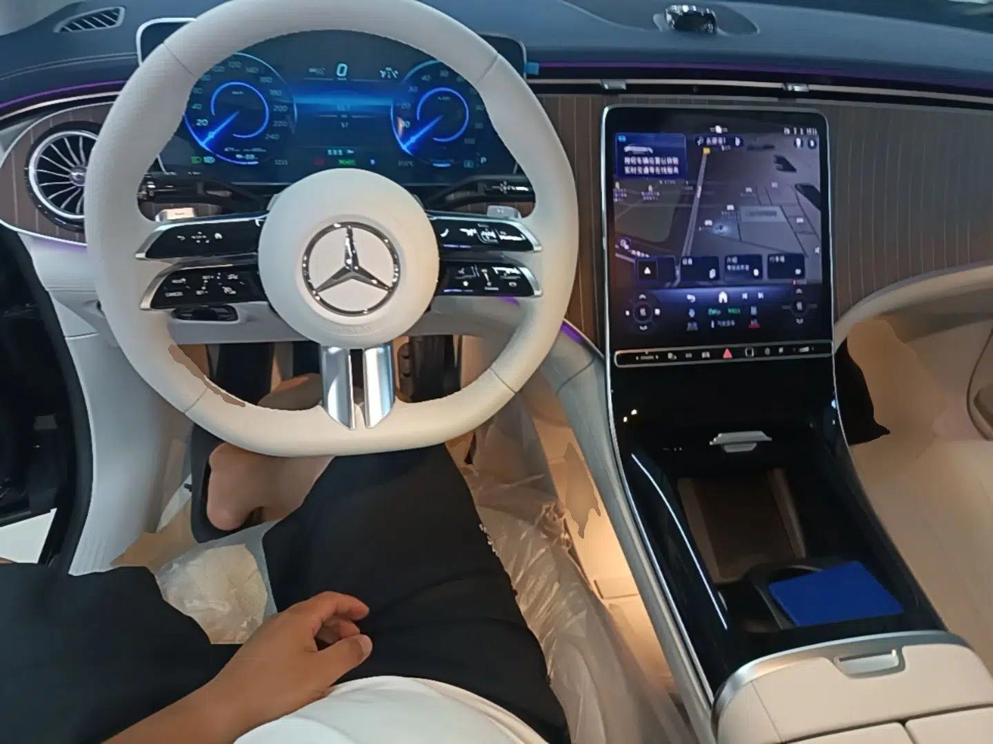 Mercedes-Benz EQE 2025 500 4MATIC Pioneer Edition — миниатюра 12