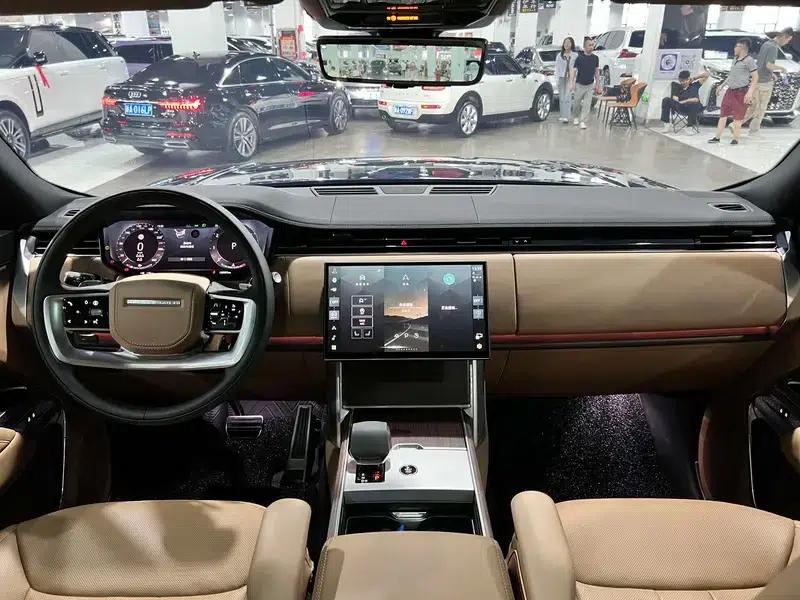 Range Rover 2025 3.0 L6 400PS Grand Long Wheelbase 7-Seater — миниатюра 7