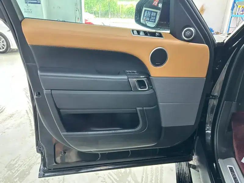 Range Rover Sport 2021 3.0 L6 Black Edition — миниатюра 9