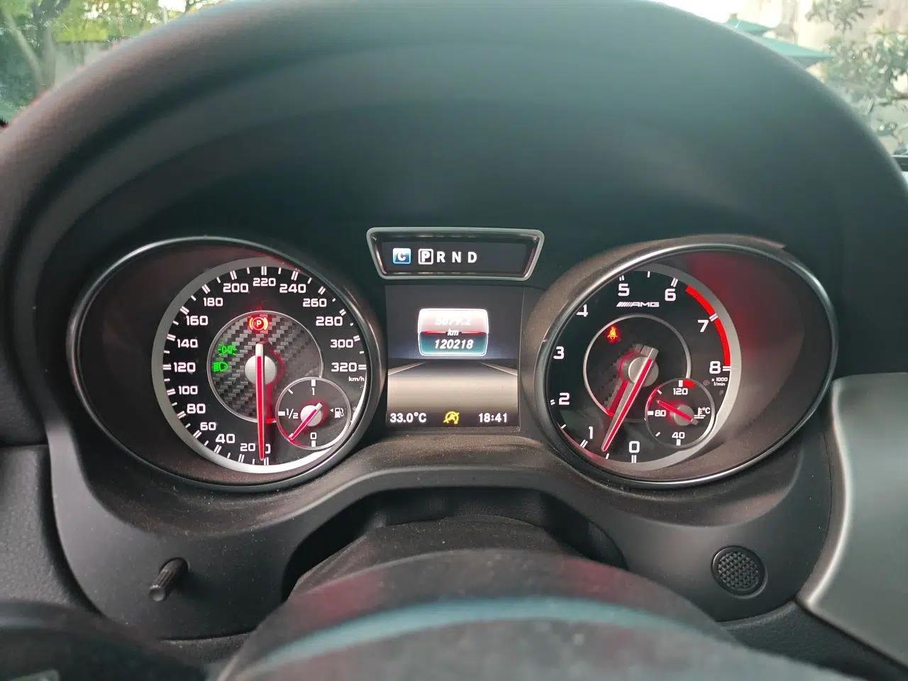 Mercedes-Benz GLA AMG 2015 AMG GLA 45 4MATIC — миниатюра 11