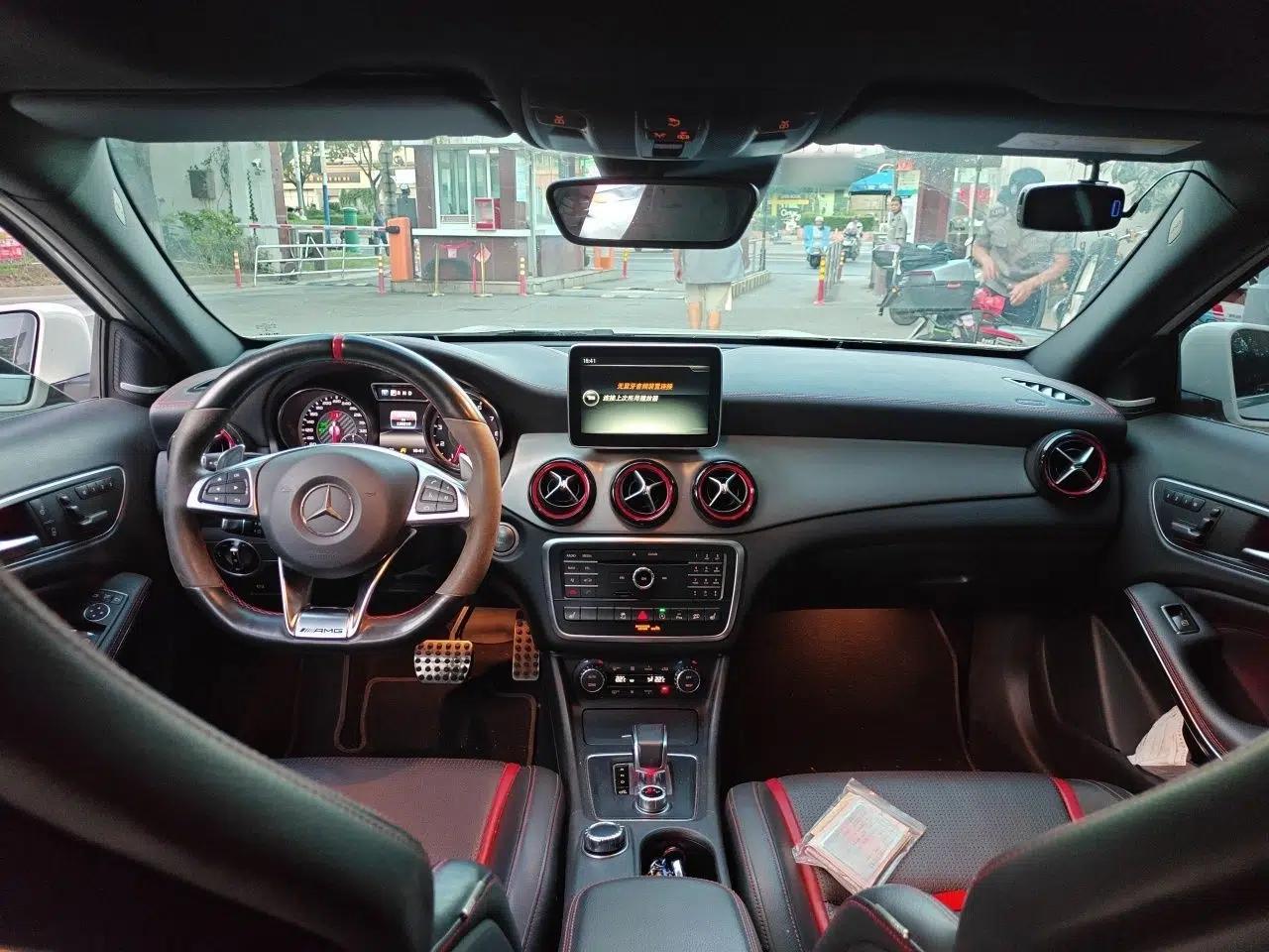 Mercedes-Benz GLA AMG 2015 AMG GLA 45 4MATIC — миниатюра 9