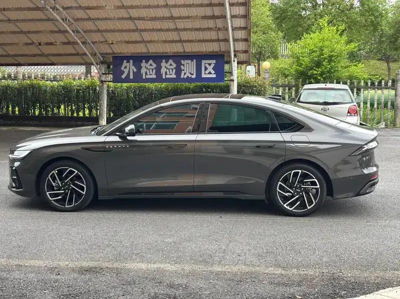 Lincoln Z 2022 Facelift iCool Premium Edition — миниатюра 4