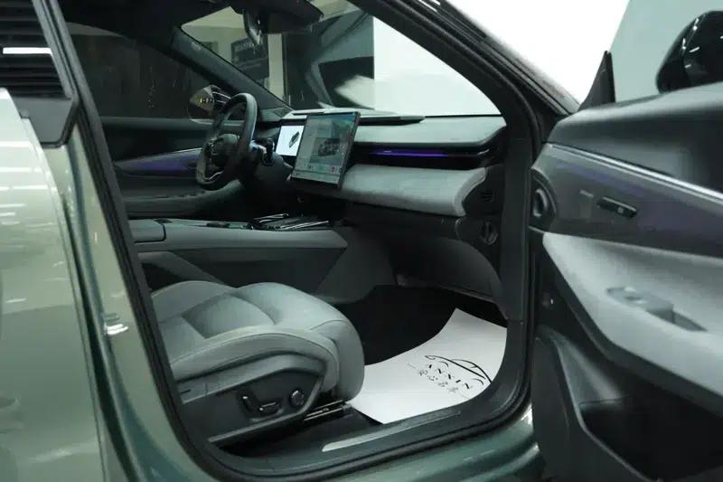 Lynk & Co 08 EM-P 2023 Model 220 AWD Performance Halo — миниатюра 13