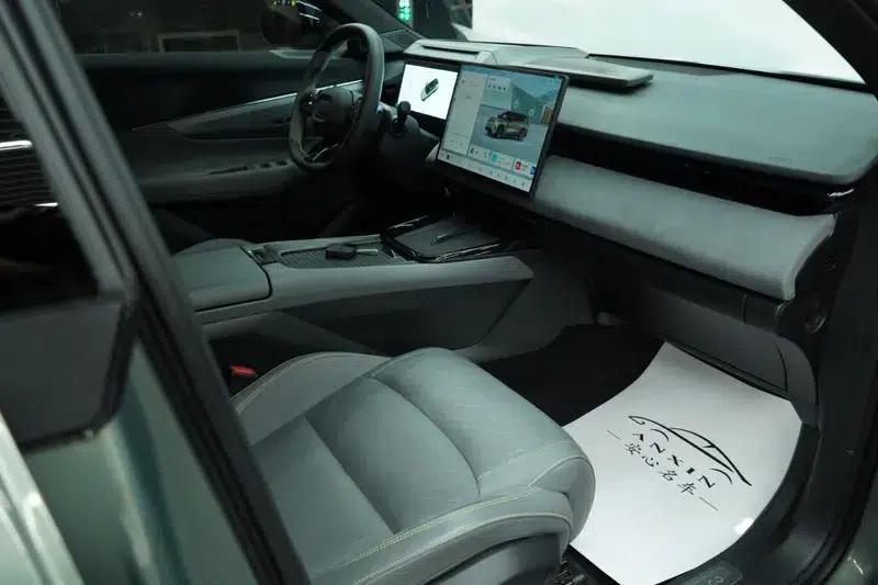 Lynk & Co 08 EM-P 2023 Model 220 AWD Performance Halo — миниатюра 15