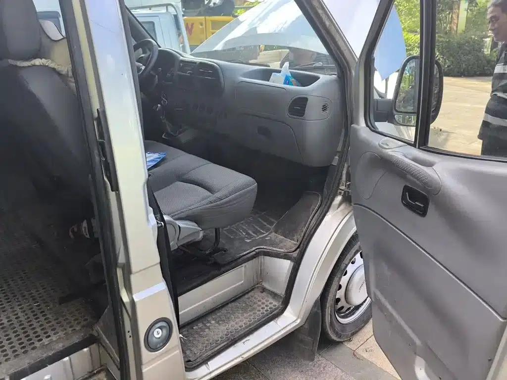 Teshun 2021 2.8T Space King Standard Short Wheelbase Mid-High Roof 6-Seater Diesel National VI JX493 — миниатюра 20