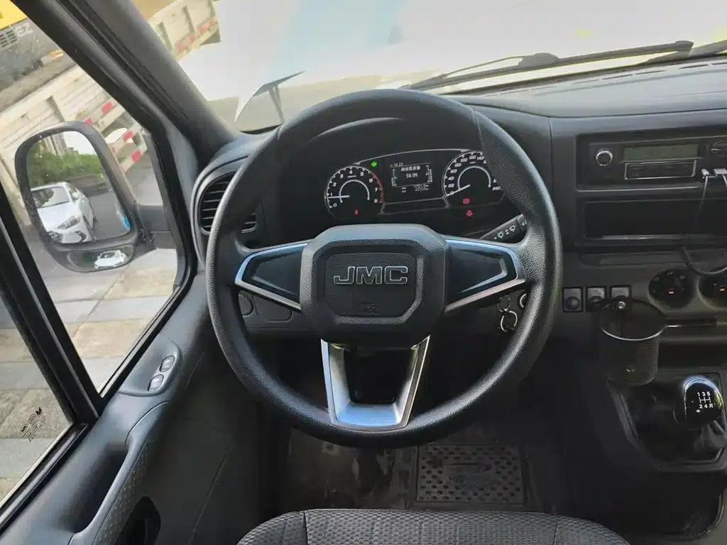Teshun 2021 2.8T Space King Standard Short Wheelbase Mid-High Roof 6-Seater Diesel National VI JX493 — миниатюра 3