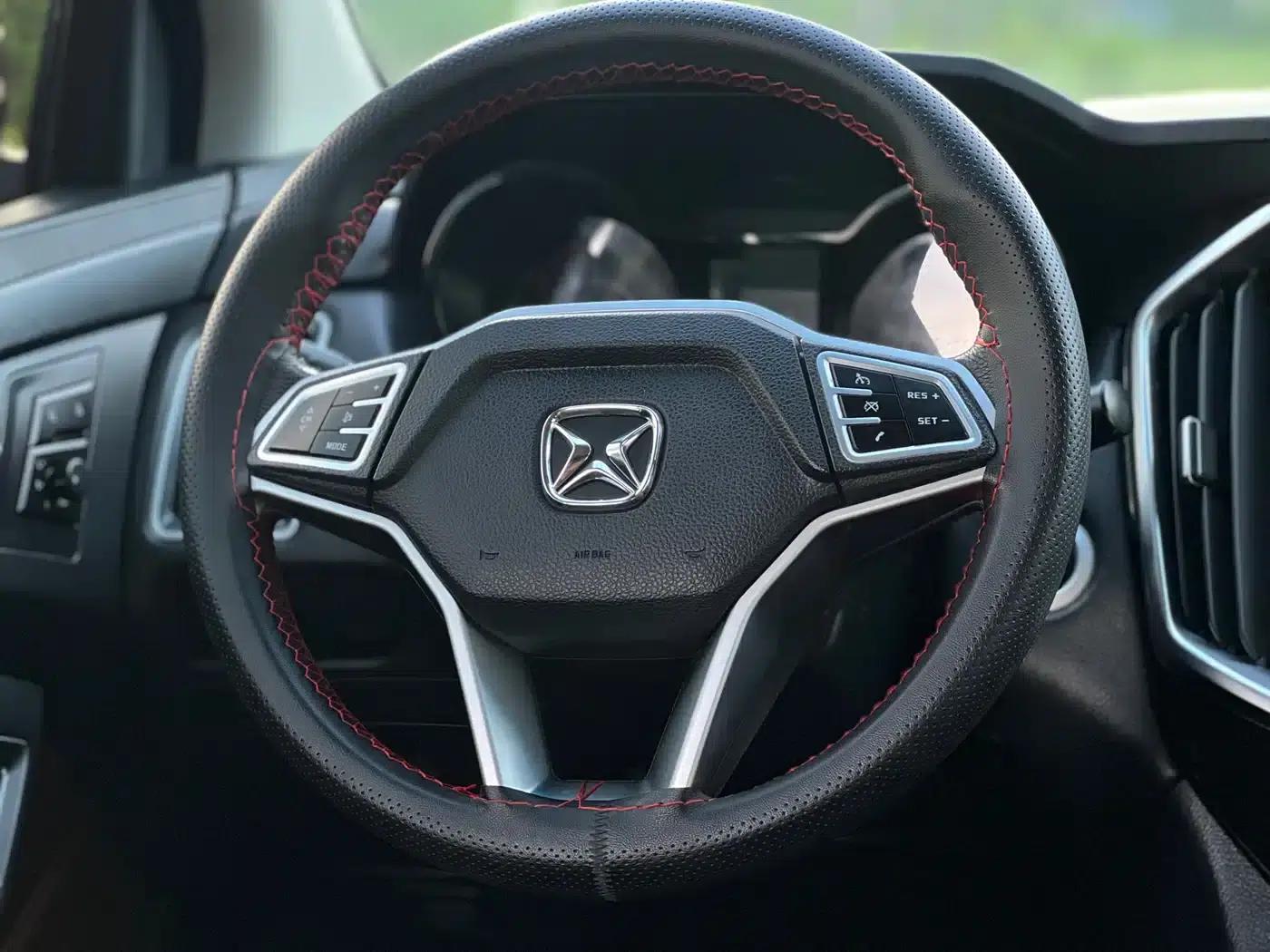 Yusheng S350 2016 2.0T Automatic 2WD Gasoline Luxury 5-Seater — миниатюра 26