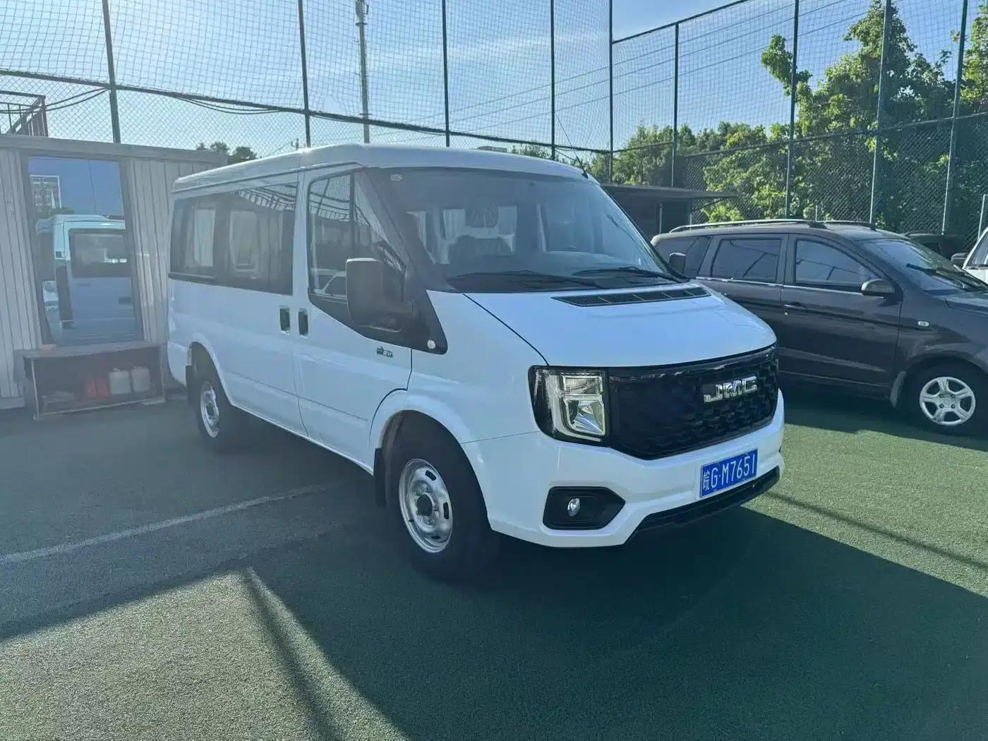 Jiangling Fushun 2026 2.0T 8AT Diesel Short Wheelbase Underground Garage Version Commercial Multi-purpose Passenger Vehicle, 5/6 Seats, Double Tailgate — миниатюра 3