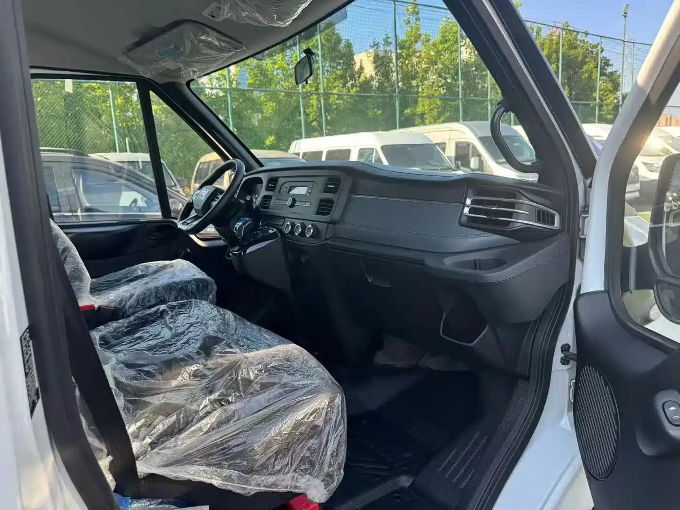 Jiangling Fushun 2026 2.0T 8AT Diesel Short Wheelbase Underground Garage Version Commercial Multi-purpose Passenger Vehicle, 5/6 Seats, Double Tailgate — миниатюра 5