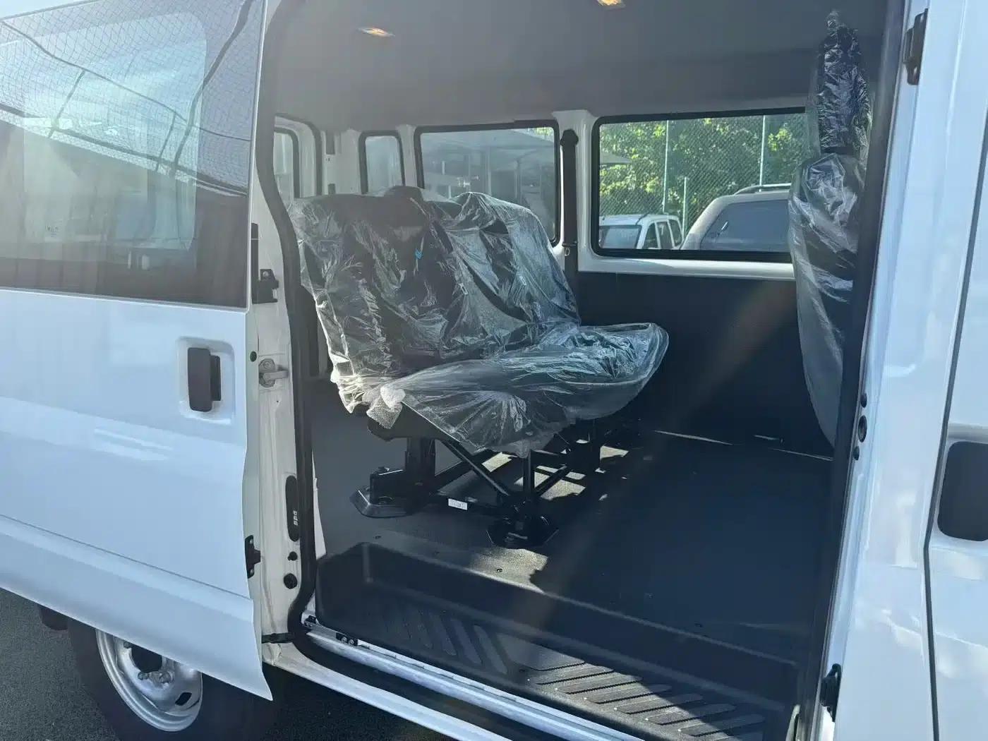 Jiangling Fushun 2026 2.0T 8AT Diesel Short Wheelbase Underground Garage Version Commercial Multi-purpose Passenger Vehicle, 5/6 Seats, Double Tailgate — миниатюра 6