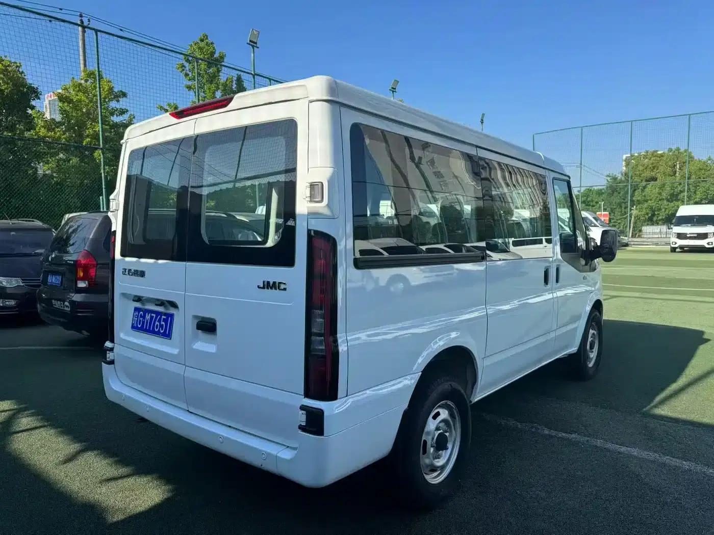 Jiangling Fushun 2026 2.0T 8AT Diesel Short Wheelbase Underground Garage Version Commercial Multi-purpose Passenger Vehicle, 5/6 Seats, Double Tailgate — миниатюра 7