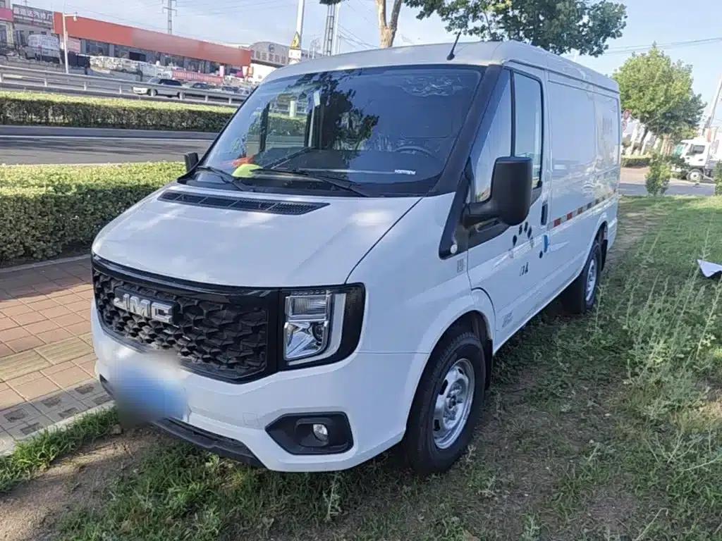 Jiangling Fushun 2023 2.0T Manual Short Wheelbase Low Roof Commercial Van with 2/3 Seats and Lift-Up Tailgate — миниатюра 1