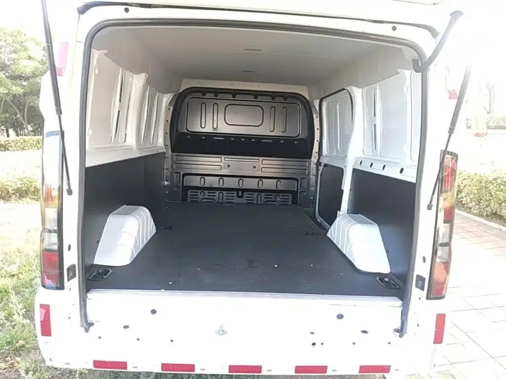 Jiangling Fushun 2023 2.0T Manual Short Wheelbase Low Roof Commercial Van with 2/3 Seats and Lift-Up Tailgate — миниатюра 19