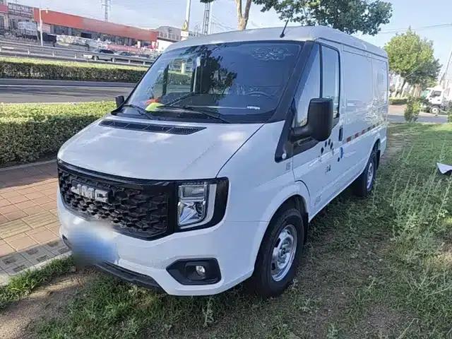 Jiangling Fushun 2023 2.0T Manual Short Wheelbase Low Roof Commercial Van with 2/3 Seats and Lift-Up Tailgate