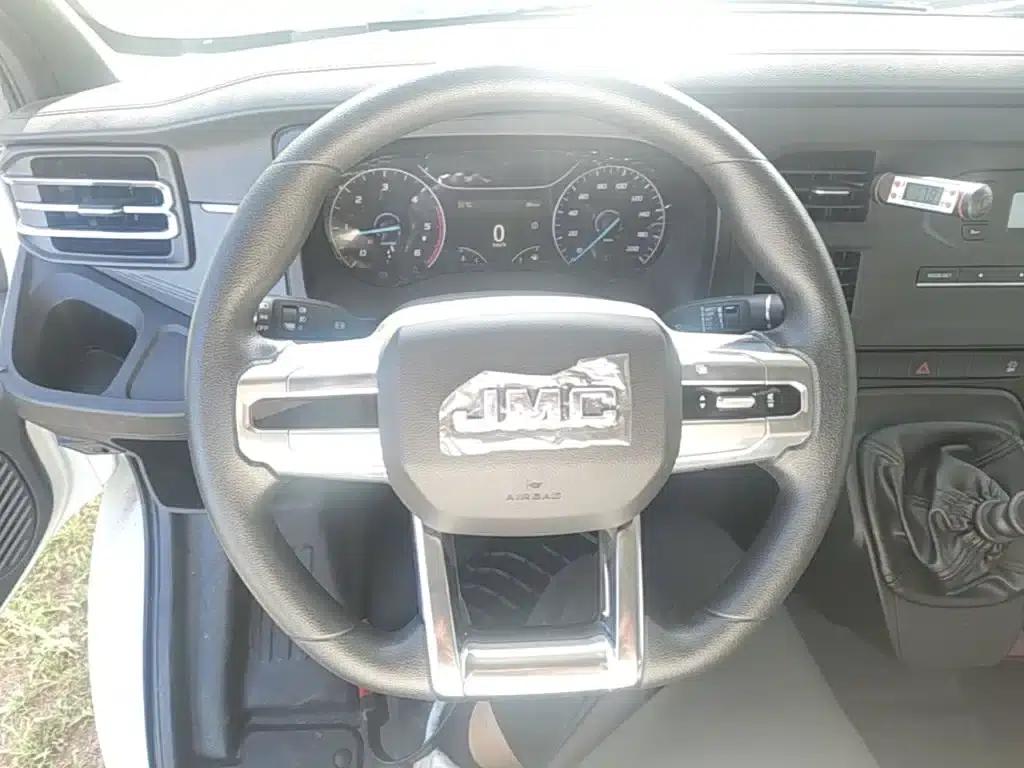 Jiangling Fushun 2022 2.0T Manual Multi-functional Passenger Vehicle, Short Wheelbase, Medium-High Roof, 6 Seats — миниатюра 11