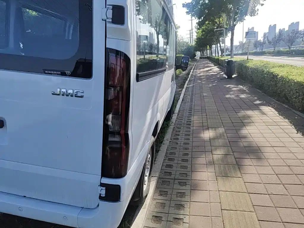 Jiangling Fushun 2022 2.0T Manual Multi-functional Passenger Vehicle, Short Wheelbase, Medium-High Roof, 6 Seats — миниатюра 8