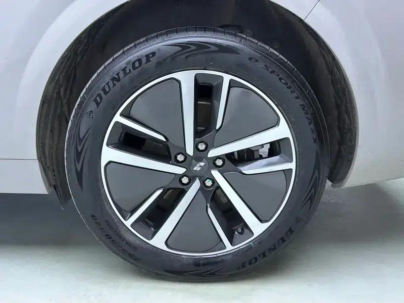 Li Auto L6 2024 Max Edition — миниатюра 9