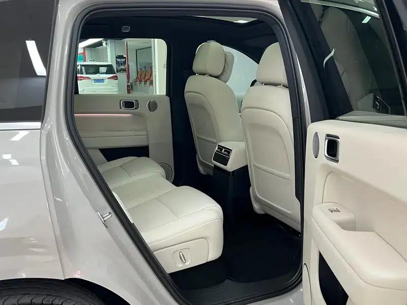 Li Auto L6 2024 Max Edition — миниатюра 15