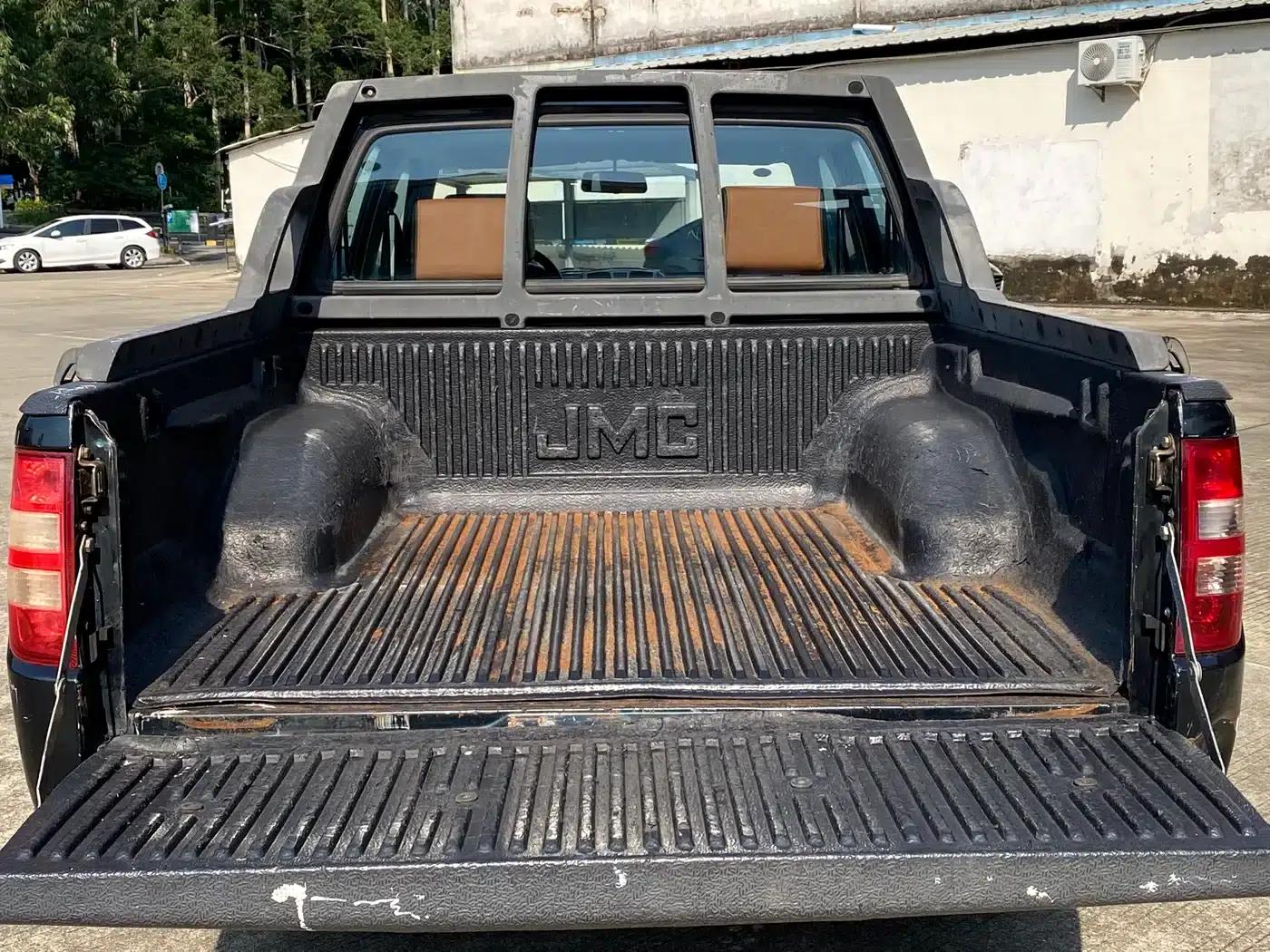 Baodian 2018 Model 2.9T New Value Two-Wheel Drive Diesel Comfort Standard Cargo Box JX4D30B5L — миниатюра 13