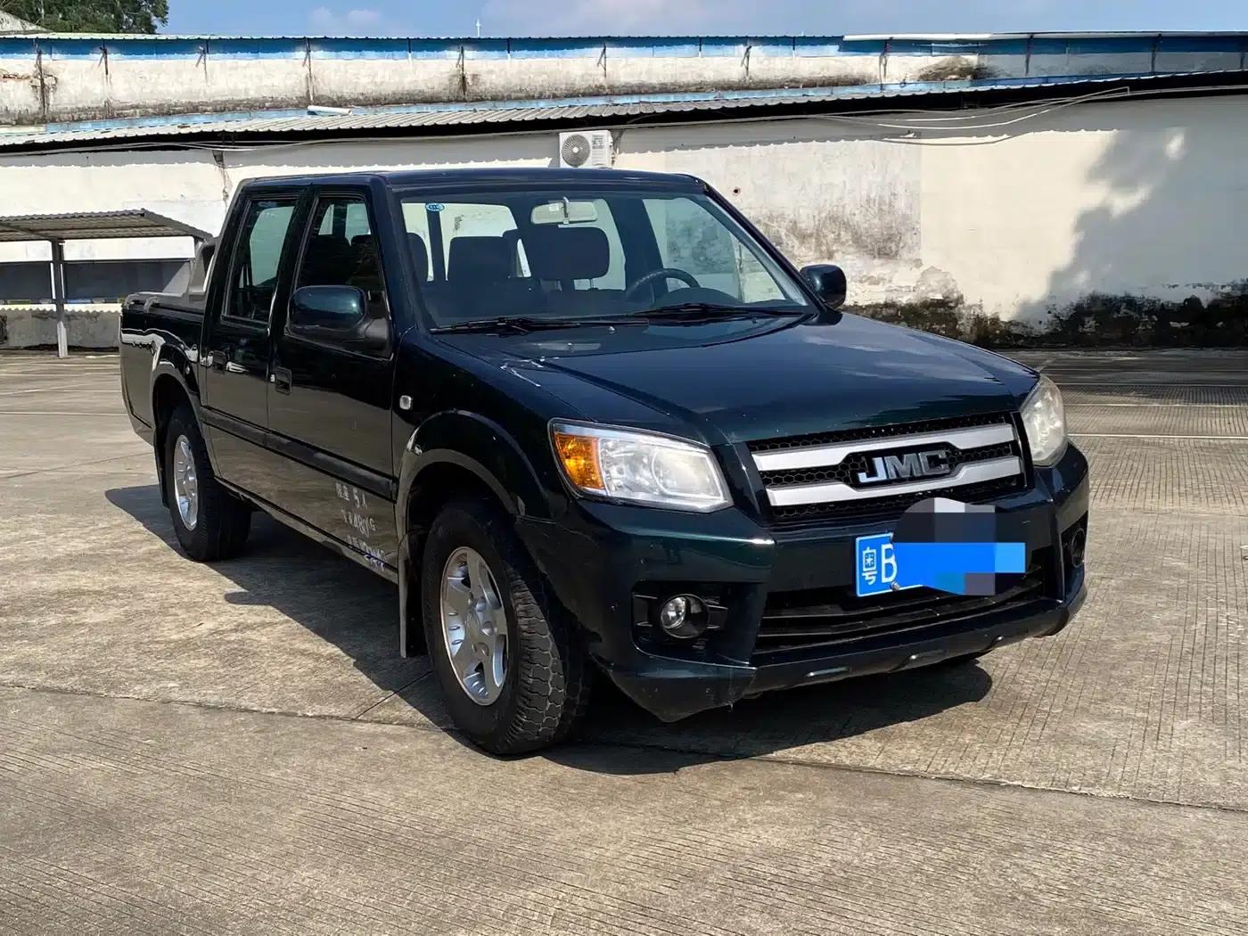 Baodian 2018 Model 2.9T New Value Two-Wheel Drive Diesel Comfort Standard Cargo Box JX4D30B5L — миниатюра 3